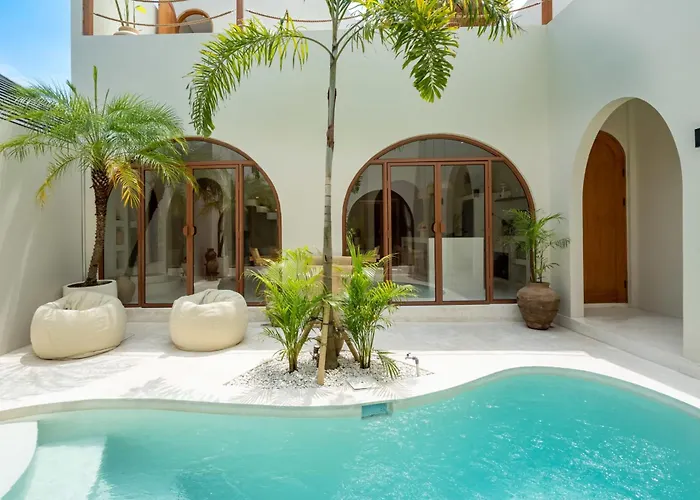 Athenis Villa Dalung (Bali)