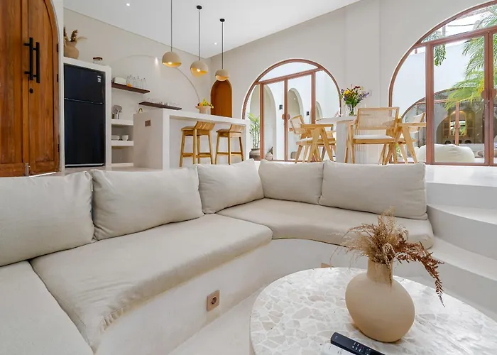 Athenis Villa Dalung (Bali)